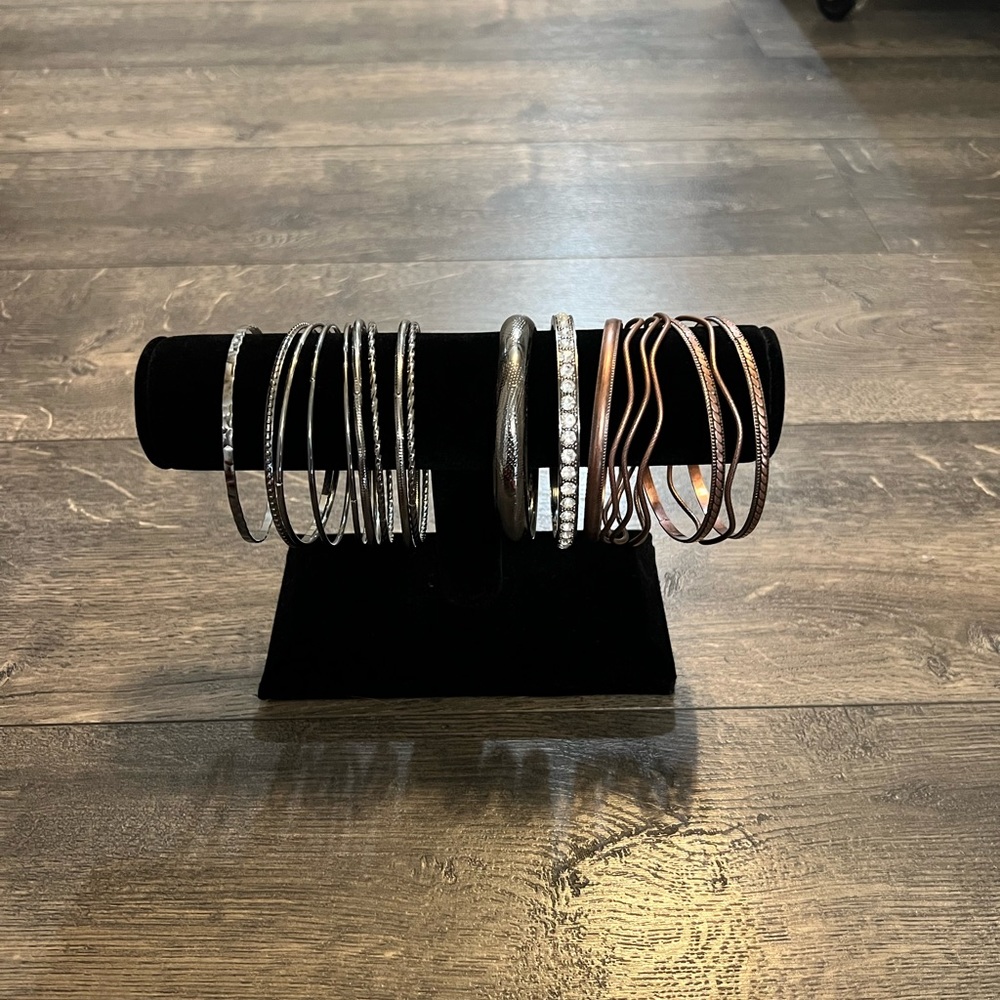 Lot of 18‎ Bangle Bracelets